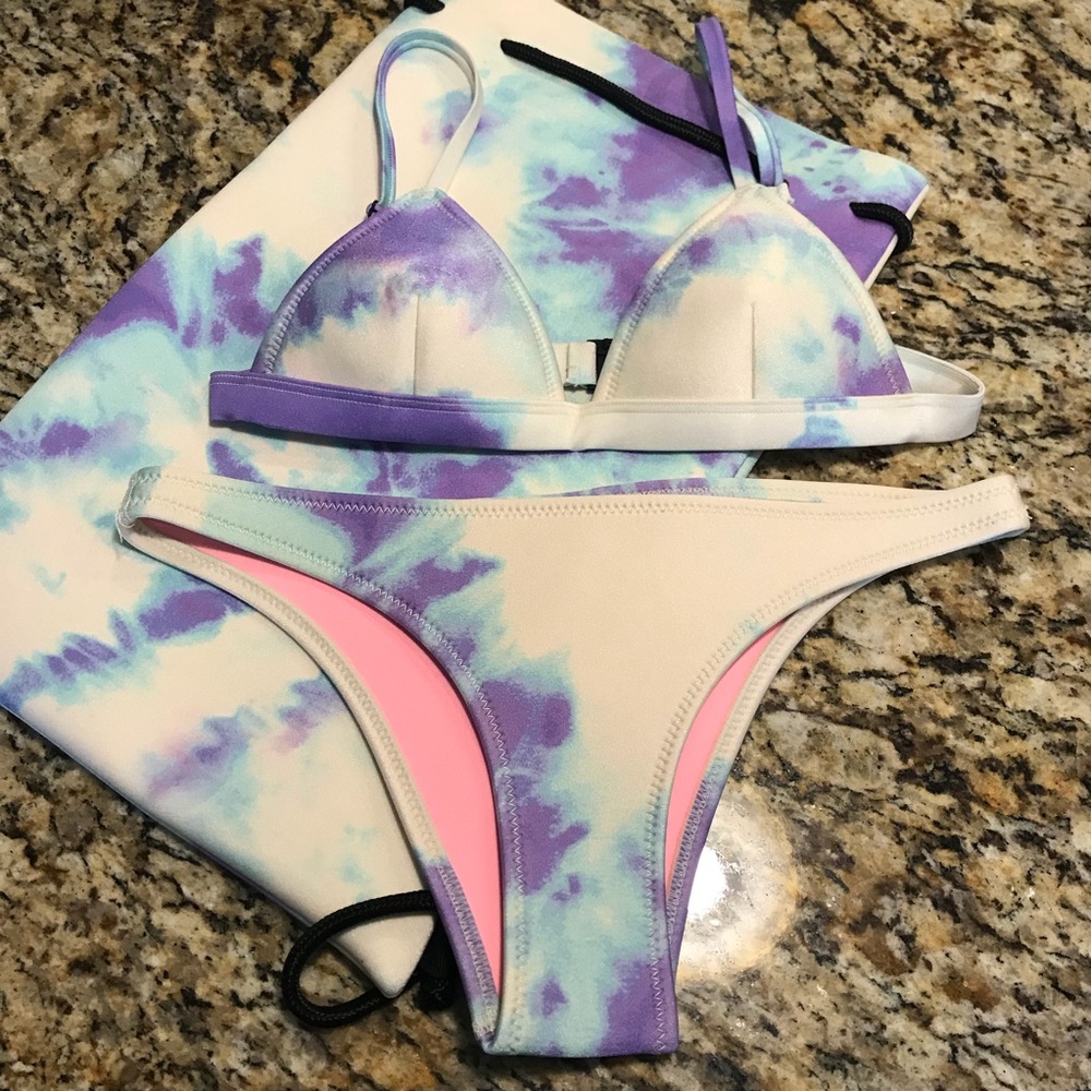 Triangl tie dye set